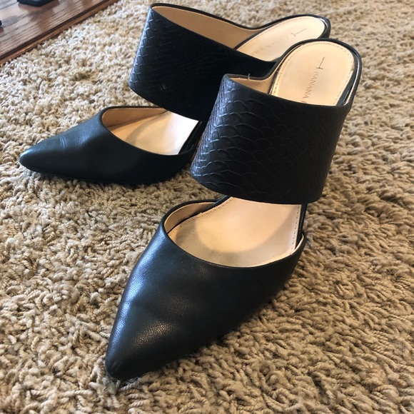 Banana Republic Shoes - Banana Republic snakeskin mules